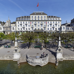 Familiengeführtes 5-Sterne-Hotel im Herzen der Altstadt, direkt am See - Schweizerhof Luzern