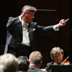 Stardirigent Christian Thielemann dirigiert die Sächsische Staatkapelle Dresden
