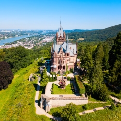 Imposantes Schloss und toller Ausblick auf Rhein, Königswinter bis nach Bonn - Ausflugshighlight die "Drachenburg" 