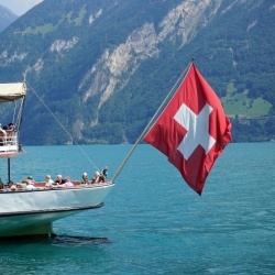 Nach unserem Stadtspaziergang durch Luzern entspannen Sie bei einer Schifffahrt  auf dem Vierwaldstättersee