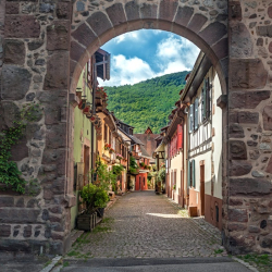 Auf der Route des Vins d`Alsace geht es nach Kaysersberg, einem charmanten Elsass-Städtchen